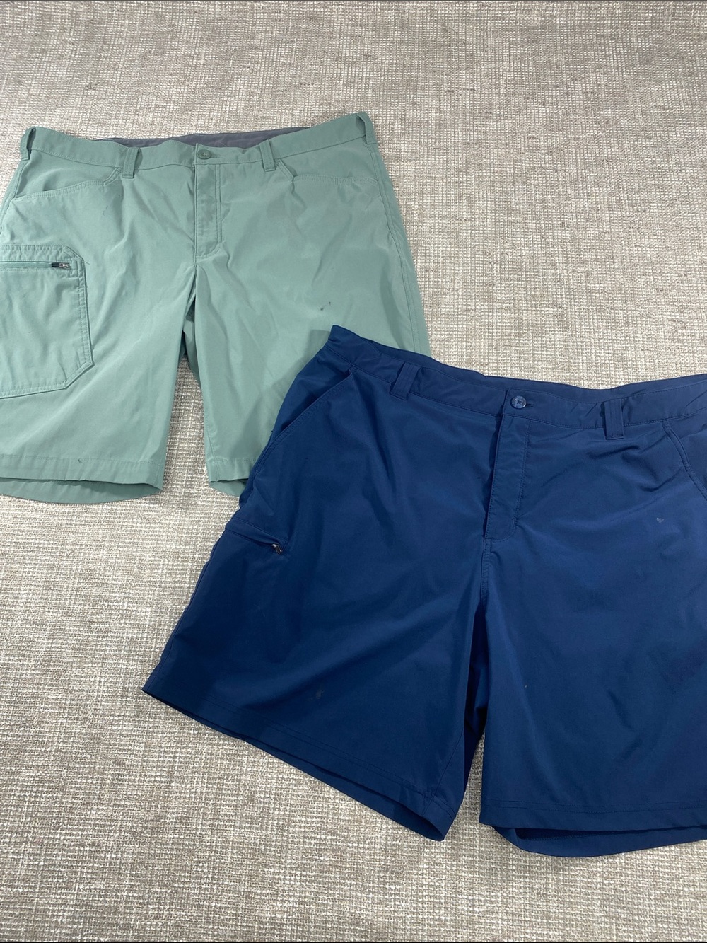 Men's Shorts - Blue and Sage size 40 w blue Columbia sage Eddie Bauer